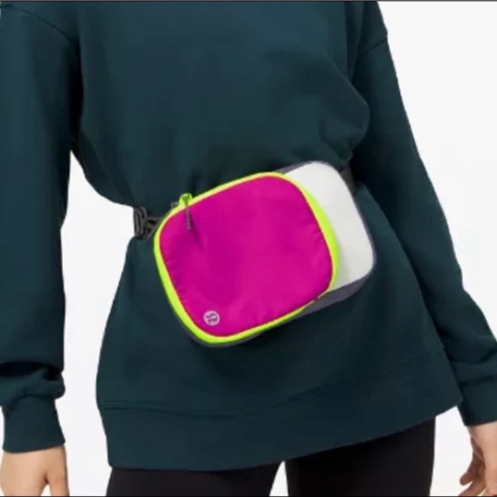 NWT Lululemon The Rest is Written Crossbody 2L Pink Green Pouch Bag Purse NEW - Picture 3 of 3